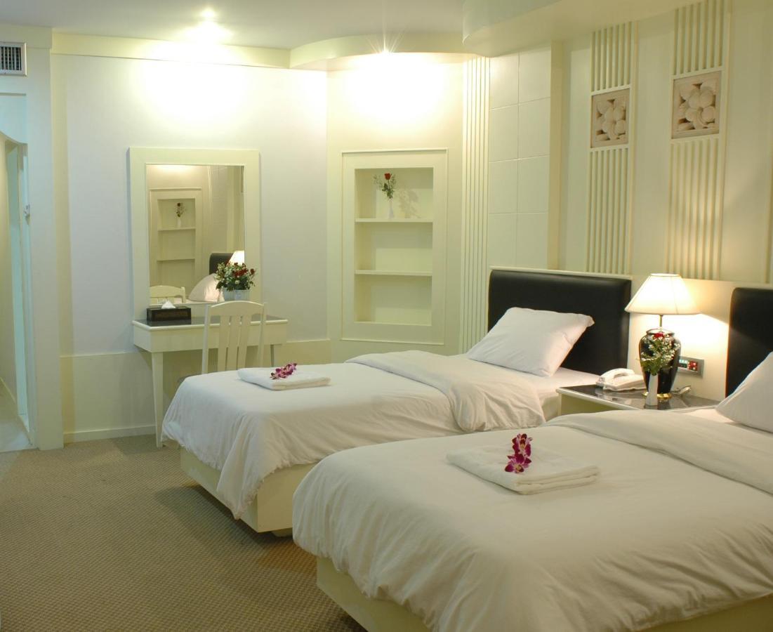 The Rich Hotel Nonthaburi Luaran gambar