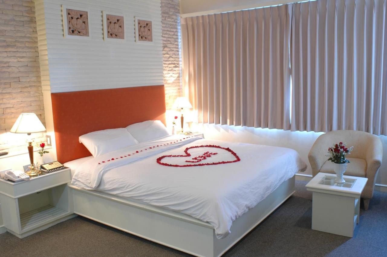 The Rich Hotel Nonthaburi Luaran gambar