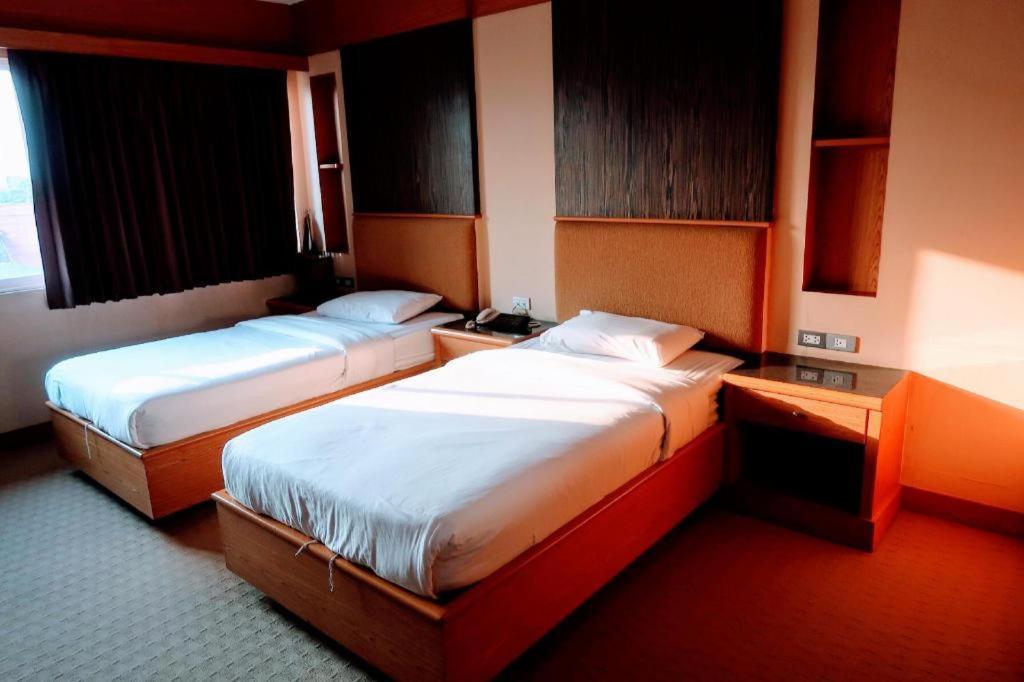 The Rich Hotel Nonthaburi Luaran gambar