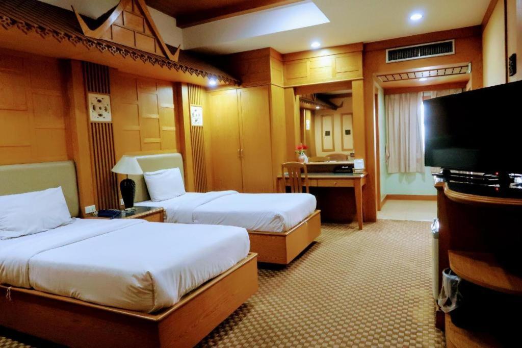 The Rich Hotel Nonthaburi Luaran gambar