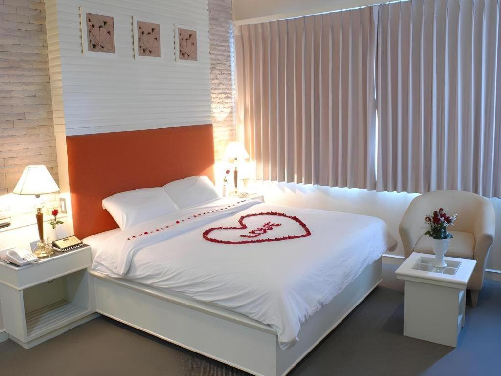The Rich Hotel Nonthaburi Luaran gambar