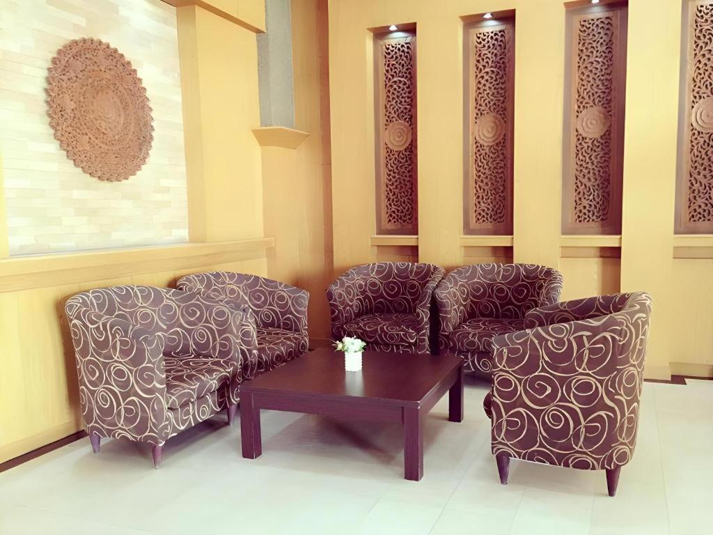The Rich Hotel Nonthaburi Luaran gambar