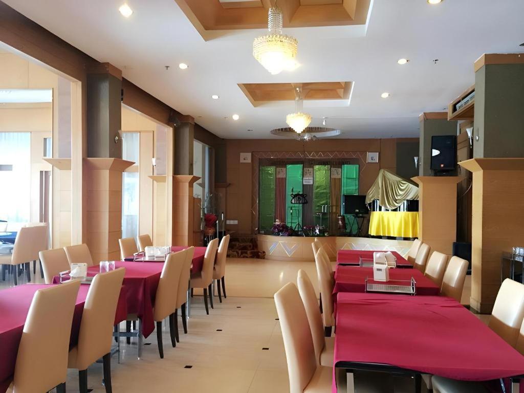 The Rich Hotel Nonthaburi Luaran gambar